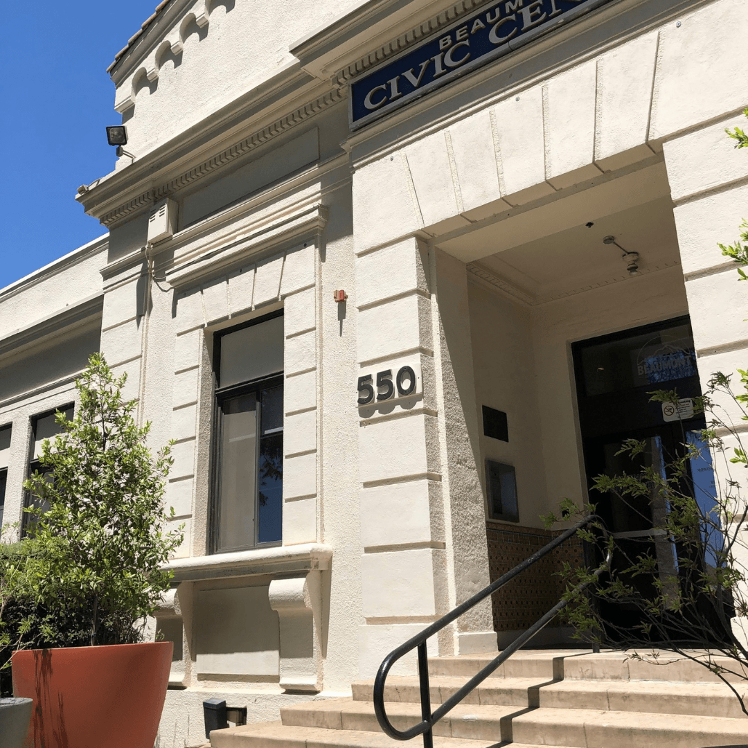 Photo of front steps of City Hall